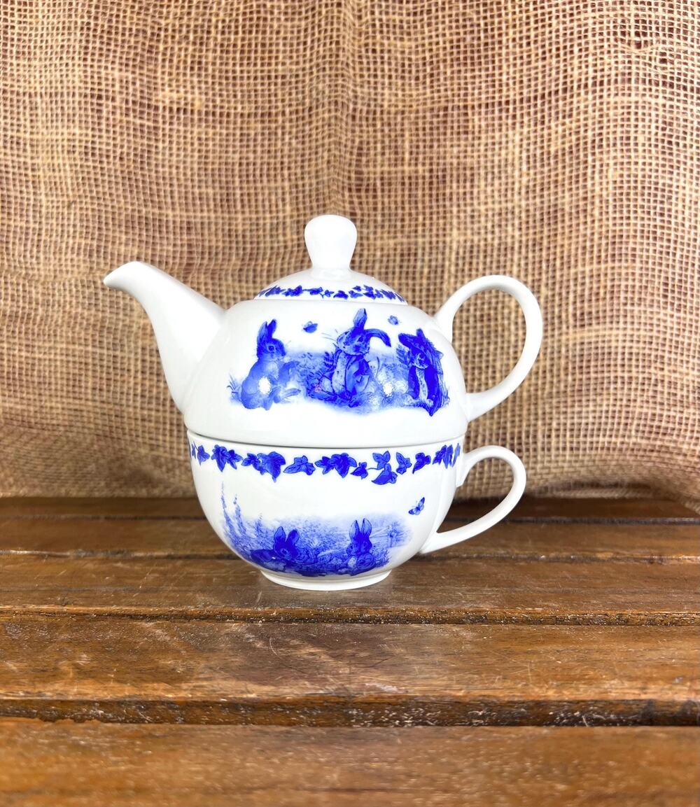 Beatrix Potter Peter Rabbit Tea for One Teapot & Cup Blue White Zrike